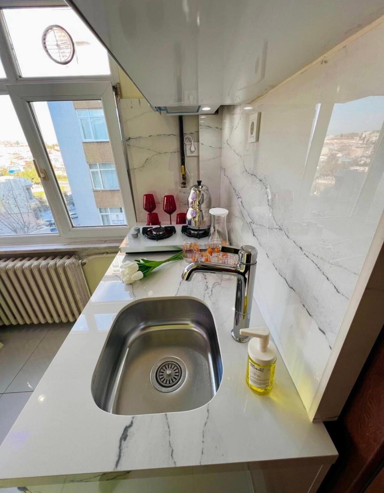 Istanbulun Kral Dairesi Asansoerlue Ve 2 Klimali Appartement Buitenkant foto