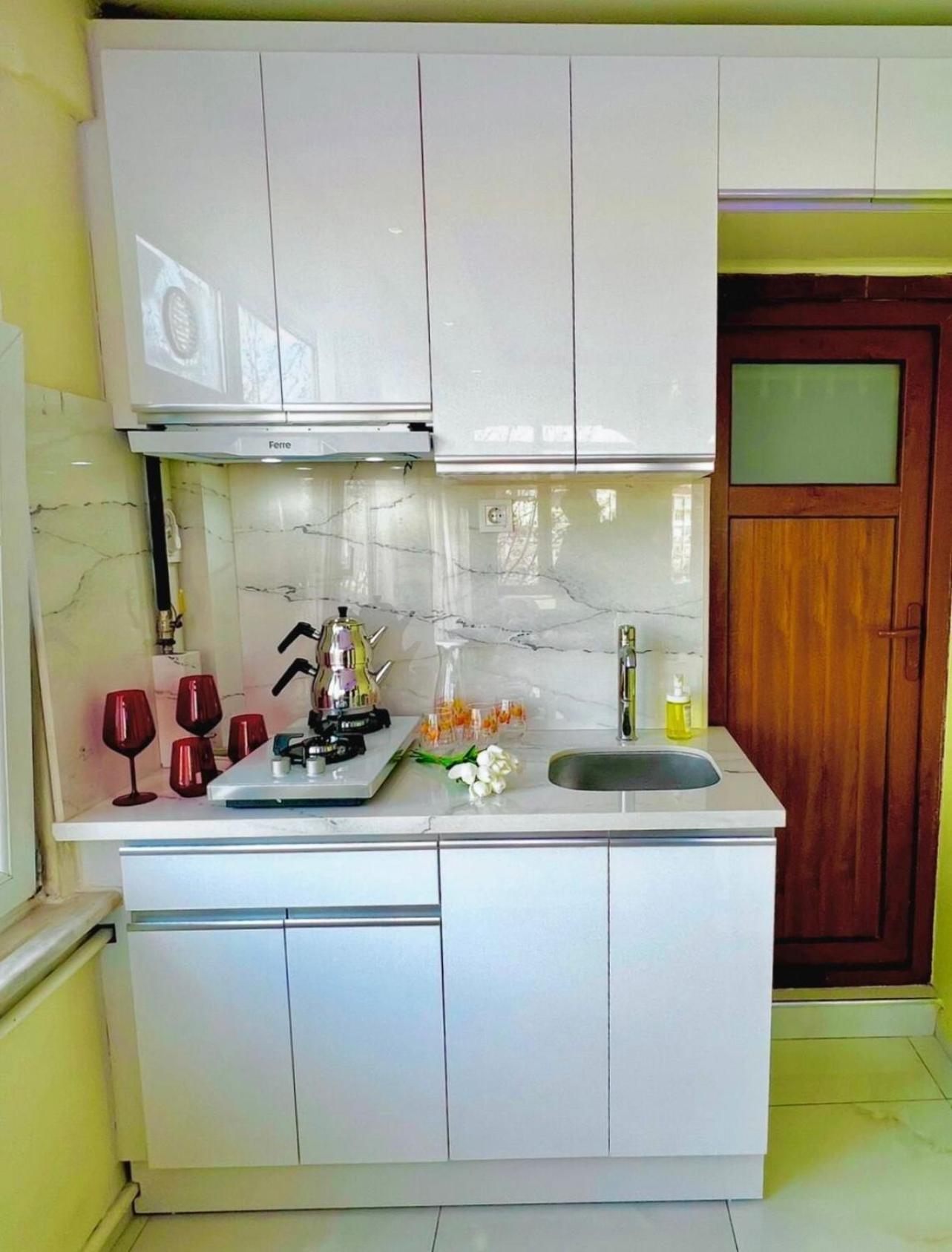 Istanbulun Kral Dairesi Asansoerlue Ve 2 Klimali Appartement Buitenkant foto